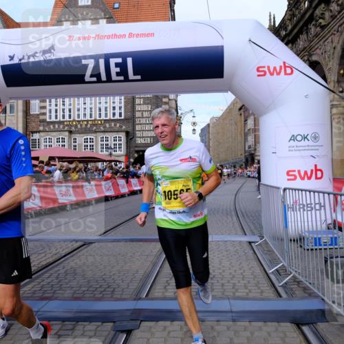 13.09.2026 - 21. swb-Marathon Bremen Tim E. http://msf.ph/oto/10319262 13.09.2026 10:58:11 Ziel 10078, 10460, 10559, 10565, 10707, 10728, 11136, 11153, 11332, 11532, 11568, 11824, 11856, 11863, 12228, 12231, 12427, 12551, 12555 meine-sportfotos.de