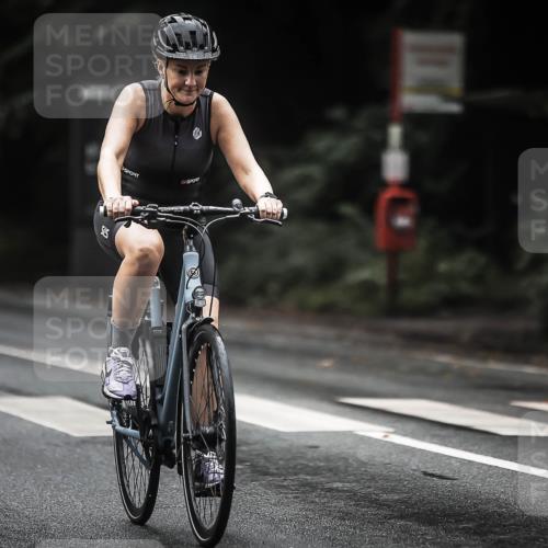 13.09.2026 - Stadtparktriathlon H.Heesch http://msf.ph/oto/10319266 13.09.2026 13:03:32 Radfahren 1097, 1199, 1250, 1389 meine-sportfotos.de