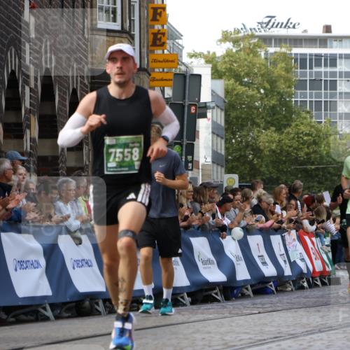 13.09.2026 - 21. swb-Marathon Bremen Strokosch-Dieckow http://msf.ph/oto/10319283 13.09.2026 13:07:42 Ziel 1863, 2706, 3043, 3118, 4743, 4808, 7636, 8060, 8098, 8467, 8980, 9927, 969, 4732, 4852, 7558, 9356, 13160 meine-sportfotos.de