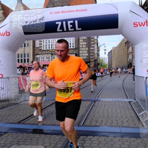 13.09.2026 - 21. swb-Marathon Bremen Tim E. http://msf.ph/oto/10319327 13.09.2026 10:58:13 Ziel 10078, 10543, 10559, 10565, 10604, 10707, 10728, 10826, 11136, 11153, 11332, 11532, 11568, 11824, 11856, 11863, 12228, 12231, 12427, 12551, 12555 meine-sportfotos.de