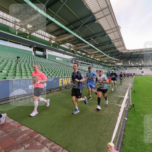 13.09.2026 - 21. swb-Marathon Bremen Michael Burmester http://msf.ph/oto/10319328 13.09.2026 13:18:02 Laufen im Stadion 134, 267, 271, 311, 404, 449, 486, 546, 588, 732, 753, 837, 921, 1057, 1424, 1425, 1431, 1765, 1790, 1813, 1825, 1844, 1868, 1987, 2056, 2067, 2096, 2123, 2137, 2259, 2294, 2357, 2358, 2381, 2389, 2419, 2453, 2532, 2550, 2562, 2586, 2601, 2614, 2647, 2655, 2797, 2821, 2849, 2857, 2879, 2880, 2893, 2984, 2996, 2999, 3096, 3100, 3104, 3146, 3180, 3195, 3210, 3213, 3314, 3337, 3366, 3421, 3431, 3476, 3479, 3506, 3537, 3548, 3619, 3633, 3654, 3740, 3879, 4478 meine-sportfotos.de