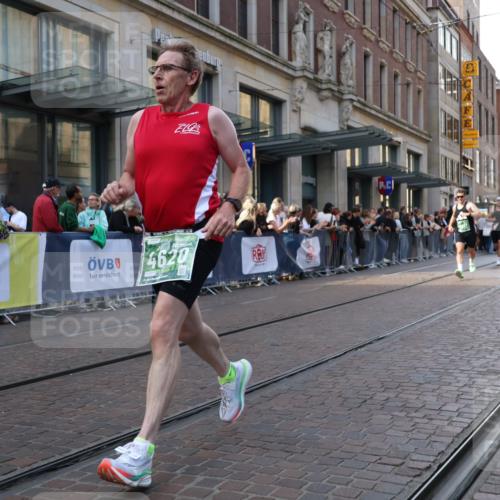 13.09.2026 - 21. swb-Marathon Bremen Strokosch-Dieckow http://msf.ph/oto/10319348 13.09.2026 13:17:28 Ziel 771, 948, 1297, 1797, 2001, 2008, 2125, 2234, 2812, 3051, 3192, 3760, 4171, 4286, 4374, 4498, 4499, 4620, 5041, 5530, 5550, 5817, 5935, 7901, 8100, 8250, 8869, 9400, 9505, 9595, 9596, 9837, 13041, 13107, 560, 842, 2008, 2052, 3148, 4805, 5550, 6095, 6624, 6734, 6759, 6803, 8100, 8111, 8253, 8418, 8446, 8532, 8714, 9075 meine-sportfotos.de