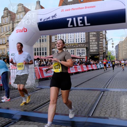 13.09.2026 - 21. swb-Marathon Bremen Tim E. http://msf.ph/oto/10319355 13.09.2026 10:58:15 Ziel 10078, 10543, 10559, 10565, 10604, 10707, 10728, 10826, 10903, 10931, 10932, 11136, 11332, 11824, 11856, 11863, 12228, 12231, 12427, 12551, 12555 meine-sportfotos.de