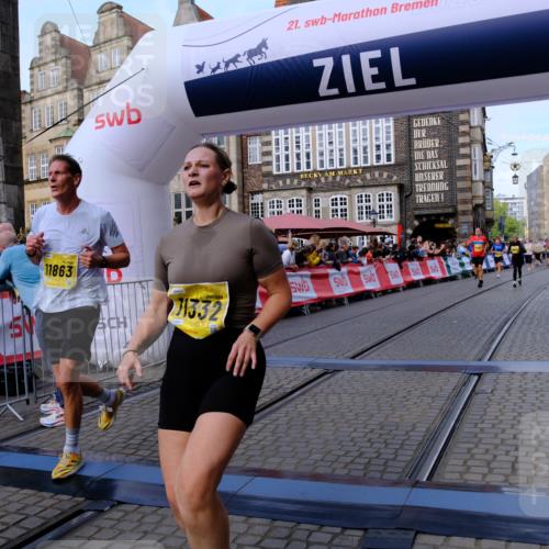 13.09.2026 - 21. swb-Marathon Bremen Tim E. http://msf.ph/oto/10319385 13.09.2026 10:58:16 Ziel 10078, 10543, 10559, 10565, 10604, 10707, 10728, 10826, 10903, 10931, 10932, 11136, 11332, 11824, 11856, 11863, 12231, 12427, 12441, 12551, 12555 meine-sportfotos.de