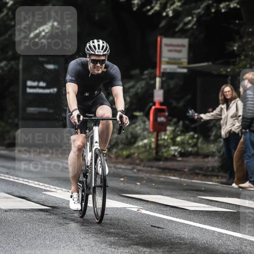 13.09.2026 - Stadtparktriathlon H.Heesch http://msf.ph/oto/10319400 13.09.2026 11:55:26 Radfahren 831, 867, 925 meine-sportfotos.de