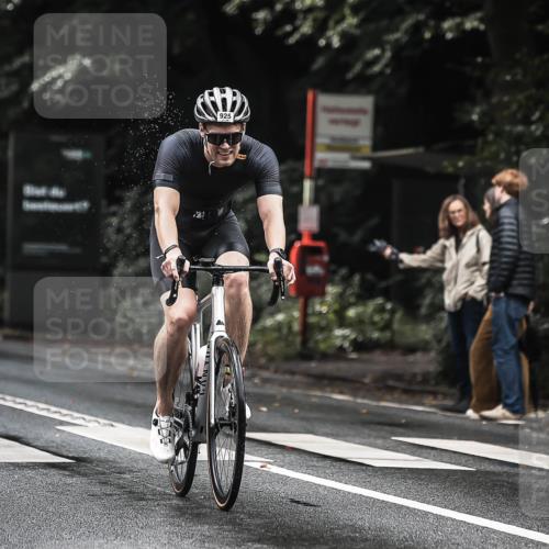 13.09.2026 - Stadtparktriathlon H.Heesch http://msf.ph/oto/10319407 13.09.2026 11:55:26 Radfahren 831, 867, 925 meine-sportfotos.de