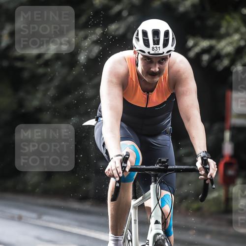 13.09.2026 - Stadtparktriathlon H.Heesch http://msf.ph/oto/10319436 13.09.2026 11:55:27 Radfahren 831, 867, 925 meine-sportfotos.de