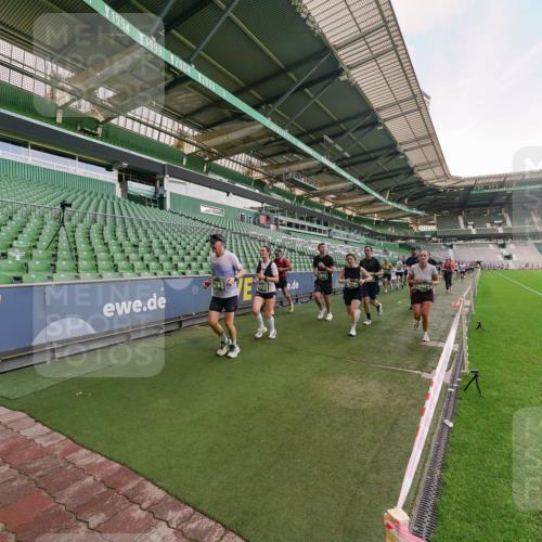 13.09.2026 - 21. swb-Marathon Bremen Michael Burmester http://msf.ph/oto/10319437 13.09.2026 13:18:14 Laufen im Stadion 267, 311, 404, 449, 486, 546, 588, 732, 753, 837, 921, 1057, 1424, 1425, 1431, 1765, 1790, 1813, 1844, 1868, 1987, 2056, 2067, 2096, 2123, 2137, 2224, 2294, 2357, 2358, 2389, 2419, 2453, 2532, 2550, 2586, 2601, 2614, 2622, 2647, 2655, 2786, 2821, 2845, 2849, 2857, 2879, 2880, 2893, 2944, 2984, 2999, 3096, 3100, 3104, 3146, 3180, 3195, 3210, 3213, 3285, 3287, 3314, 3337, 3421, 3431, 3476, 3479, 3506, 3537, 3548, 3619, 3633, 3654, 3740, 3879, 4478 meine-sportfotos.de