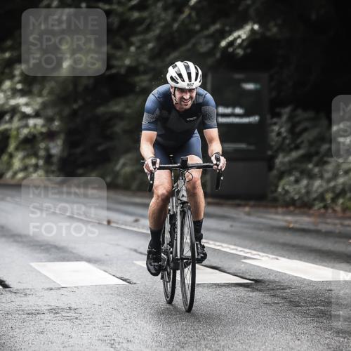 13.09.2026 - Stadtparktriathlon H.Heesch http://msf.ph/oto/10319444 13.09.2026 11:55:28 Radfahren 831, 867, 925 meine-sportfotos.de