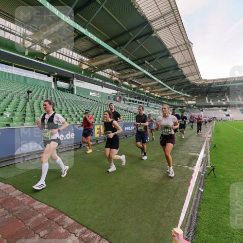 13.09.2026 - 21. swb-Marathon Bremen Michael Burmester http://msf.ph/oto/10319447 13.09.2026 13:18:15 Laufen im Stadion 267, 311, 404, 449, 486, 546, 588, 732, 753, 837, 921, 1057, 1424, 1425, 1431, 1765, 1790, 1813, 1844, 1868, 1987, 2056, 2067, 2096, 2123, 2137, 2224, 2294, 2357, 2358, 2389, 2419, 2453, 2532, 2550, 2586, 2601, 2614, 2622, 2647, 2655, 2786, 2821, 2845, 2849, 2857, 2879, 2880, 2893, 2944, 2984, 2999, 3072, 3096, 3100, 3104, 3146, 3180, 3195, 3210, 3213, 3285, 3287, 3314, 3337, 3421, 3431, 3476, 3479, 3506, 3537, 3548, 3619, 3633, 3654, 3740, 3879, 4478 meine-sportfotos.de