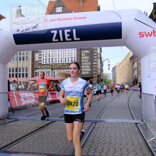 13.09.2026 - 21. swb-Marathon Bremen Tim E. http://msf.ph/oto/10319472 13.09.2026 10:58:20 Ziel 10078, 10494, 10543, 10559, 10565, 10604, 10673, 10826, 10828, 10903, 10914, 10931, 10932, 11136, 11295, 11332, 11752, 11824, 11863, 11884, 12441, 12482, 12551 meine-sportfotos.de