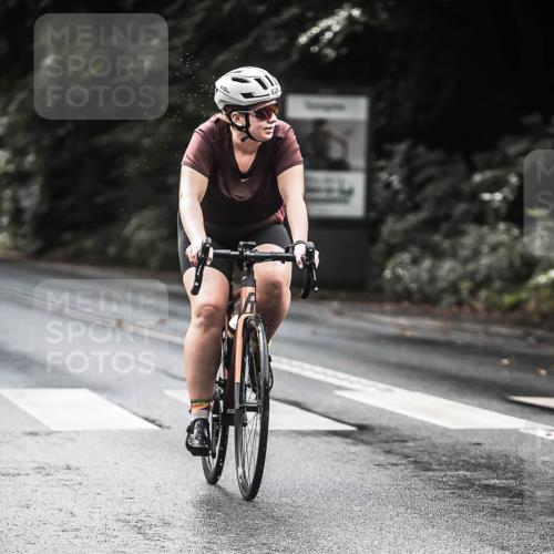 13.09.2026 - Stadtparktriathlon H.Heesch http://msf.ph/oto/10319499 13.09.2026 11:55:35 Radfahren 826, 892 meine-sportfotos.de