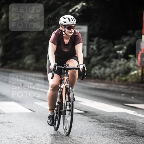 13.09.2026 - Stadtparktriathlon H.Heesch http://msf.ph/oto/10319503 13.09.2026 11:55:35 Radfahren 826, 892 meine-sportfotos.de