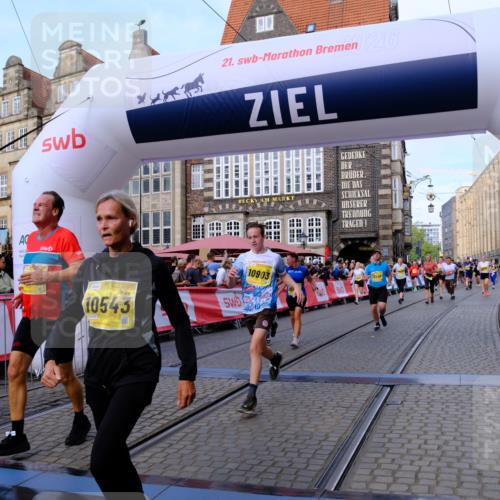 13.09.2026 - 21. swb-Marathon Bremen Tim E. http://msf.ph/oto/10319504 13.09.2026 10:58:22 Ziel 10494, 10543, 10559, 10604, 10673, 10798, 10826, 10828, 10903, 10914, 10931, 10932, 11136, 11295, 11332, 11388, 11752, 11863, 11884, 12386, 12387, 12441, 12482, 12551 meine-sportfotos.de