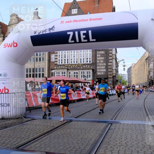 13.09.2026 - 21. swb-Marathon Bremen Tim E. http://msf.ph/oto/10319520 13.09.2026 10:58:23 Ziel 10494, 10543, 10559, 10604, 10673, 10750, 10798, 10826, 10828, 10903, 10914, 10931, 10932, 11136, 11295, 11332, 11388, 11752, 11863, 11884, 12017, 12386, 12387, 12441, 12482, 12551 meine-sportfotos.de