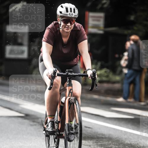 13.09.2026 - Stadtparktriathlon H.Heesch http://msf.ph/oto/10319524 13.09.2026 11:55:35 Radfahren 826, 892 meine-sportfotos.de