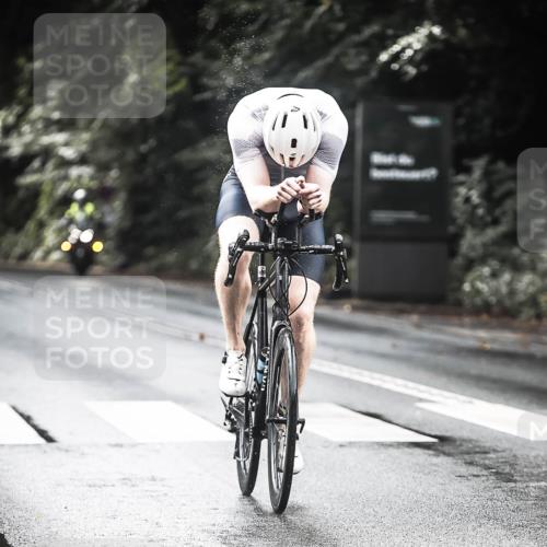 13.09.2026 - Stadtparktriathlon H.Heesch http://msf.ph/oto/10319545 13.09.2026 11:55:40 Radfahren 786, 826, 862, 873, 892 meine-sportfotos.de
