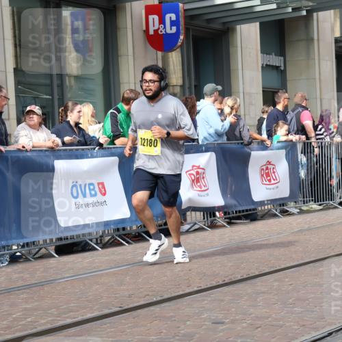 13.09.2026 - 21. swb-Marathon Bremen Strokosch-Dieckow http://msf.ph/oto/10319563 13.09.2026 10:58:24 Ziel 10254, 10485, 10794, 10832, 10878, 10879, 10948, 11030, 11189, 11228, 11384, 11488, 11743, 11955, 12176, 12180, 12237, 12320, 12414, 12499, 12505, 10249, 10494, 10530, 10543, 10604, 10673, 10750, 10798, 10826, 10828, 10903, 10914, 10931, 10932, 11004, 11120, 11131, 11152, 11202, 11295, 11388, 11403, 11420, 11455, 11686, 11750, 11752, 11884, 11906, 11952, 11953, 12017, 12092, 12386, 12387, 12441, 12482, 12518 meine-sportfotos.de