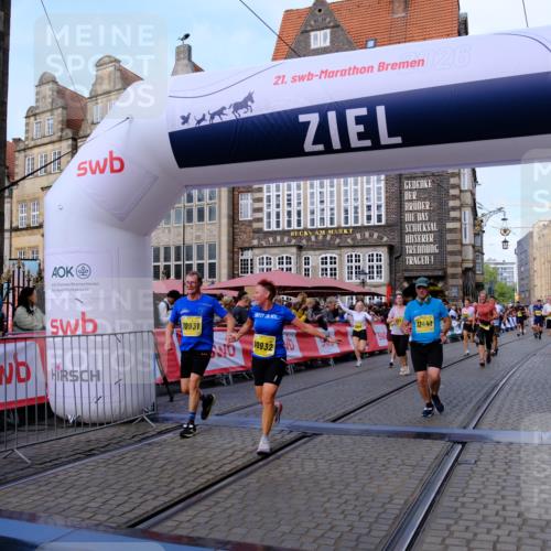 13.09.2026 - 21. swb-Marathon Bremen Tim E. http://msf.ph/oto/10319565 13.09.2026 10:58:23 Ziel 10494, 10543, 10559, 10604, 10673, 10750, 10798, 10826, 10828, 10903, 10914, 10931, 10932, 11136, 11295, 11332, 11388, 11752, 11863, 11884, 12017, 12386, 12387, 12441, 12482, 12551 meine-sportfotos.de
