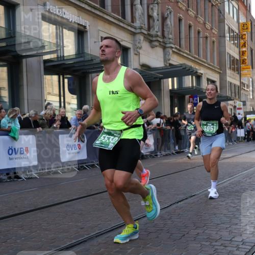 13.09.2026 - 21. swb-Marathon Bremen Strokosch-Dieckow http://msf.ph/oto/10319572 13.09.2026 13:17:34 Ziel 771, 948, 1297, 1631, 1797, 2001, 2125, 2634, 2812, 3051, 3192, 4286, 4374, 4498, 4499, 4620, 4733, 5530, 5817, 5935, 5948, 6290, 6448, 8805, 8869, 9400, 9505, 9595, 9596, 9837, 13041, 13107, 560, 842, 2008, 2234, 3148, 3760, 4171, 4805, 5041, 5550, 6095, 6734, 6759, 6803, 7901, 8100, 8250, 8253, 8446, 8532, 8714, 9075, 9400 meine-sportfotos.de