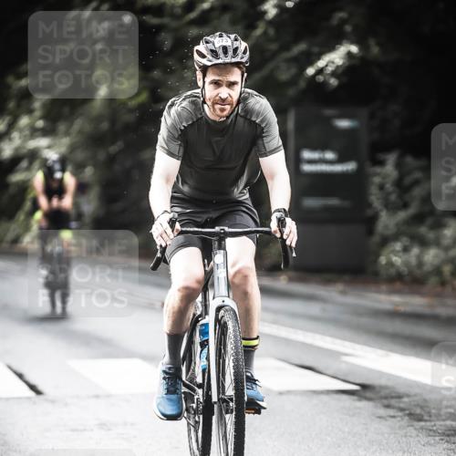 13.09.2026 - Stadtparktriathlon H.Heesch http://msf.ph/oto/10319597 13.09.2026 11:55:43 Radfahren 786, 862, 873, 892, 932 meine-sportfotos.de