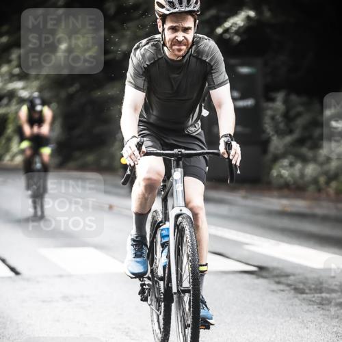 13.09.2026 - Stadtparktriathlon H.Heesch http://msf.ph/oto/10319602 13.09.2026 11:55:43 Radfahren 786, 862, 873, 892, 932 meine-sportfotos.de