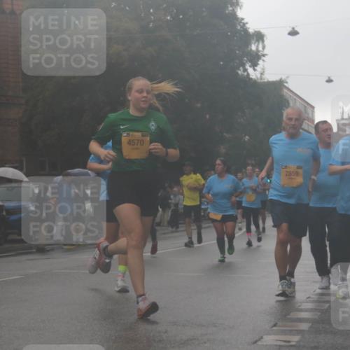13.09.2026 - Kiel Lauf Markus Tischler http://msf.ph/oto/10319605 13.09.2026 10:50:58 Fleethörn 4570, 4444, 2859, 373, 3153 meine-sportfotos.de
