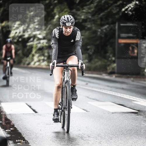 13.09.2026 - Stadtparktriathlon H.Heesch http://msf.ph/oto/10319649 13.09.2026 11:55:45 Radfahren 786, 862, 873, 892, 932 meine-sportfotos.de