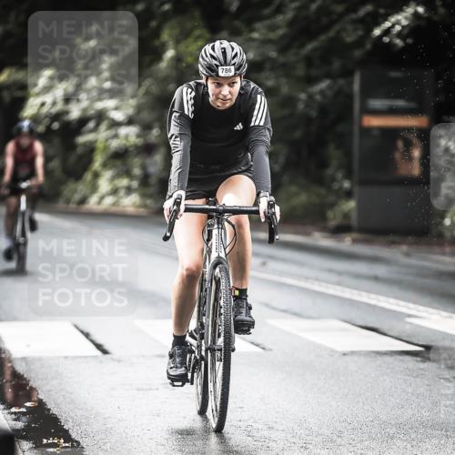 13.09.2026 - Stadtparktriathlon H.Heesch http://msf.ph/oto/10319652 13.09.2026 11:55:45 Radfahren 786, 862, 873, 892, 932 meine-sportfotos.de