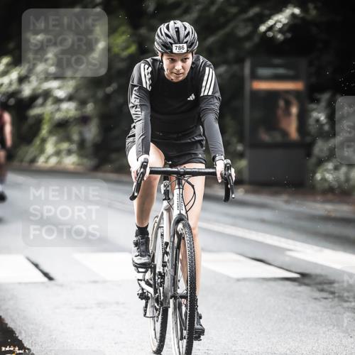 13.09.2026 - Stadtparktriathlon H.Heesch http://msf.ph/oto/10319664 13.09.2026 11:55:46 Radfahren 786, 862, 873, 892, 932 meine-sportfotos.de