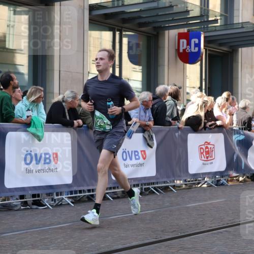13.09.2026 - 21. swb-Marathon Bremen Strokosch-Dieckow http://msf.ph/oto/10319665 13.09.2026 13:17:36 Ziel 948, 1631, 1797, 2001, 2125, 2634, 2812, 3051, 3192, 3514, 4131, 4286, 4374, 4498, 4499, 4620, 4733, 5530, 5817, 5935, 5948, 6290, 6448, 8805, 8869, 9505, 9595, 9596, 9837, 13041, 13107, 560, 771, 842, 1297, 2008, 2234, 2812, 3148, 3760, 4171, 4498, 4499, 5041, 5550, 6095, 6734, 6803, 7901, 8100, 8250, 8253, 8446, 8532, 8714, 9075, 9400 meine-sportfotos.de
