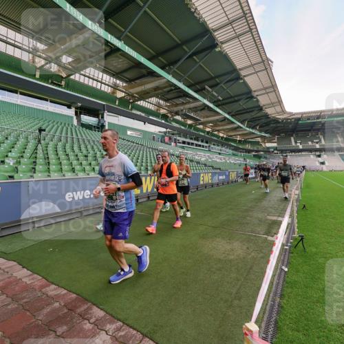 13.09.2026 - 21. swb-Marathon Bremen Michael Burmester http://msf.ph/oto/10319669 13.09.2026 13:18:39 Laufen im Stadion 311, 333, 404, 486, 512, 546, 588, 732, 753, 837, 921, 938, 1424, 1425, 1431, 1506, 1765, 1790, 1844, 1868, 2056, 2096, 2123, 2137, 2224, 2240, 2294, 2357, 2358, 2389, 2419, 2453, 2532, 2557, 2563, 2601, 2614, 2622, 2647, 2655, 2689, 2703, 2786, 2843, 2845, 2849, 2857, 2879, 2880, 2893, 2944, 2983, 2984, 2999, 3031, 3046, 3072, 3096, 3100, 3104, 3146, 3180, 3189, 3195, 3198, 3210, 3285, 3287, 3314, 3337, 3421, 3431, 3476, 3537, 3548, 3619, 3633, 3654, 3740, 3879, 4478 meine-sportfotos.de