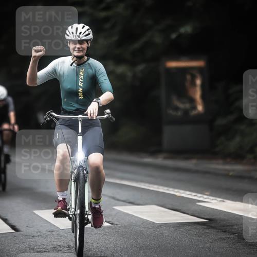 13.09.2026 - Stadtparktriathlon H.Heesch http://msf.ph/oto/10319670 13.09.2026 13:04:20 Radfahren 1170, 1245, 1261, 1275, 1297, 1301 meine-sportfotos.de