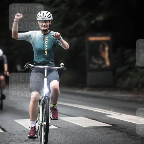 13.09.2026 - Stadtparktriathlon H.Heesch http://msf.ph/oto/10319678 13.09.2026 13:04:20 Radfahren 1170, 1245, 1261, 1275, 1297, 1301 meine-sportfotos.de