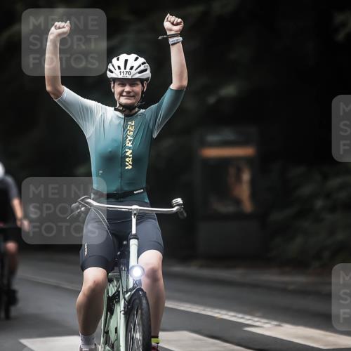 13.09.2026 - Stadtparktriathlon H.Heesch http://msf.ph/oto/10319690 13.09.2026 13:04:21 Radfahren 1170, 1196, 1245, 1261, 1269, 1275, 1297, 1301 meine-sportfotos.de