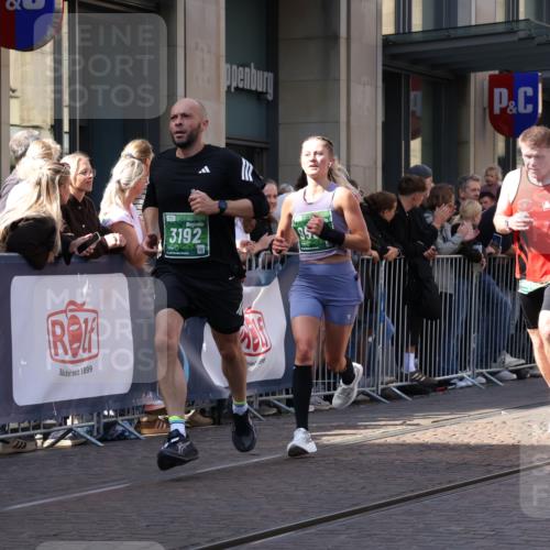 13.09.2026 - 21. swb-Marathon Bremen Strokosch-Dieckow http://msf.ph/oto/10319709 13.09.2026 13:17:38 Ziel 948, 1631, 1797, 2001, 2125, 2260, 2634, 2671, 3051, 3192, 3241, 3514, 4131, 4286, 4374, 4733, 5530, 5695, 5817, 5935, 5948, 6290, 6448, 8094, 8805, 8869, 8943, 8944, 9505, 9595, 9596, 9837, 13041, 560, 771, 842, 1297, 2008, 2234, 2812, 3148, 3760, 4171, 4498, 4499, 4620, 5041, 5550, 6095, 6734, 6803, 7901, 8100, 8250, 8253, 8446, 8532, 8714, 9075, 9400, 9505, 13107 meine-sportfotos.de