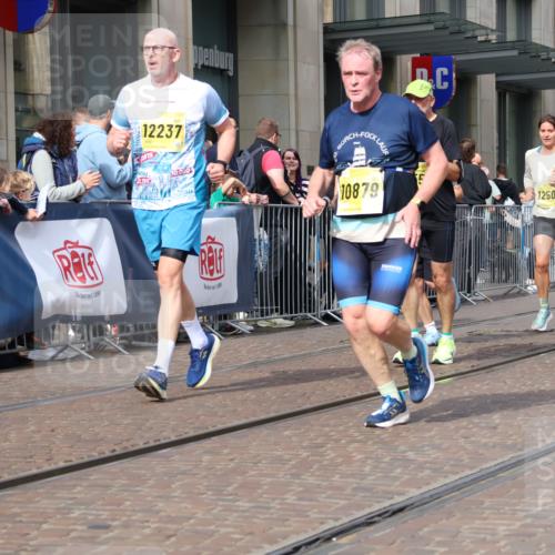13.09.2026 - 21. swb-Marathon Bremen Strokosch-Dieckow http://msf.ph/oto/10319728 13.09.2026 10:58:27 Ziel 10254, 10485, 10787, 10794, 10832, 10878, 10879, 10948, 11030, 11189, 11228, 11267, 11278, 11488, 11743, 11955, 12130, 12176, 12237, 12320, 12414, 12499, 12505, 10249, 10494, 10530, 10673, 10750, 10798, 10828, 10879, 10914, 10931, 10932, 11004, 11120, 11131, 11152, 11202, 11295, 11384, 11388, 11403, 11420, 11455, 11686, 11750, 11752, 11884, 11906, 11952, 11953, 12017, 12092, 12180, 12386, 12387, 12441, 12482, 12518 meine-sportfotos.de