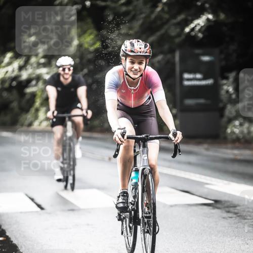 13.09.2026 - Stadtparktriathlon H.Heesch http://msf.ph/oto/10319737 13.09.2026 11:55:55 Radfahren 739, 865, 932, 985 meine-sportfotos.de