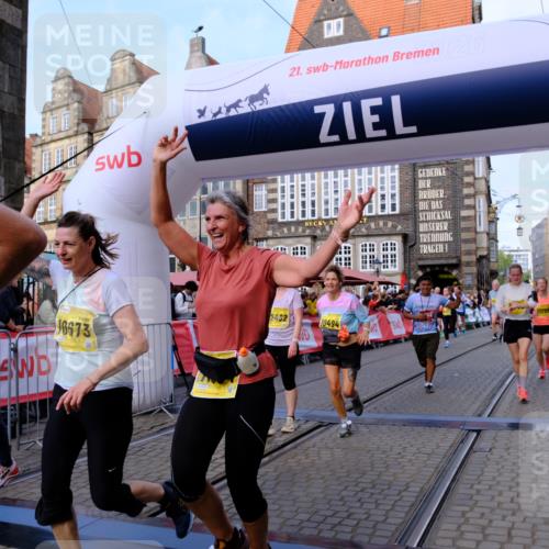 13.09.2026 - 21. swb-Marathon Bremen Tim E. http://msf.ph/oto/10319740 13.09.2026 10:58:27 Ziel 10249, 10494, 10530, 10543, 10604, 10673, 10750, 10798, 10826, 10828, 10903, 10914, 10931, 10932, 11120, 11131, 11295, 11388, 11420, 11752, 11863, 11884, 11906, 11952, 12017, 12386, 12387, 12441, 12482 meine-sportfotos.de