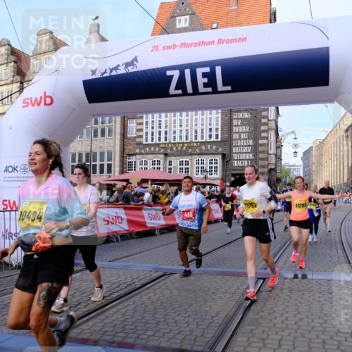 13.09.2026 - 21. swb-Marathon Bremen Tim E. http://msf.ph/oto/10319770 13.09.2026 10:58:28 Ziel 10249, 10494, 10530, 10543, 10604, 10673, 10750, 10798, 10826, 10828, 10903, 10914, 10931, 10932, 11120, 11131, 11202, 11295, 11388, 11420, 11752, 11884, 11906, 11952, 12017, 12386, 12387, 12441, 12482 meine-sportfotos.de