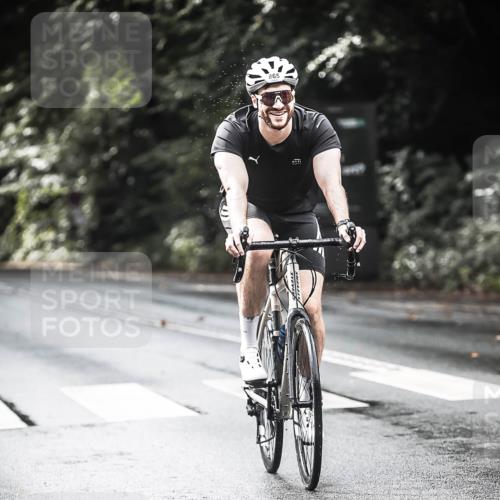 13.09.2026 - Stadtparktriathlon H.Heesch http://msf.ph/oto/10319777 13.09.2026 11:55:57 Radfahren 739, 865, 927, 985 meine-sportfotos.de