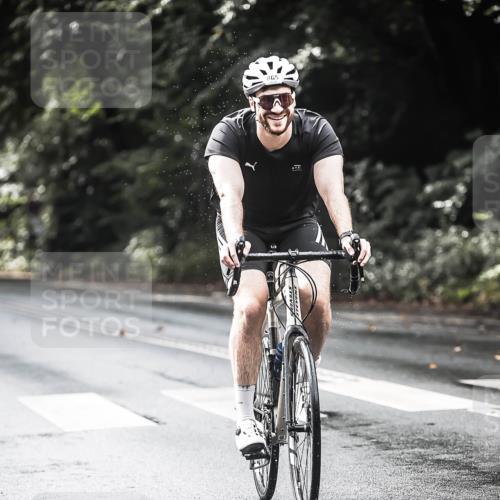 13.09.2026 - Stadtparktriathlon H.Heesch http://msf.ph/oto/10319782 13.09.2026 11:55:57 Radfahren 739, 865, 927, 985 meine-sportfotos.de