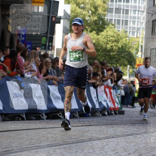 13.09.2026 - 21. swb-Marathon Bremen Strokosch-Dieckow http://msf.ph/oto/10319788 13.09.2026 13:08:03 Ziel 819, 969, 2135, 4732, 4852, 4990, 5570, 5976, 7558, 7803, 8611, 8737, 9035, 9356, 2098, 2266, 2844, 3808, 4247, 5594 meine-sportfotos.de