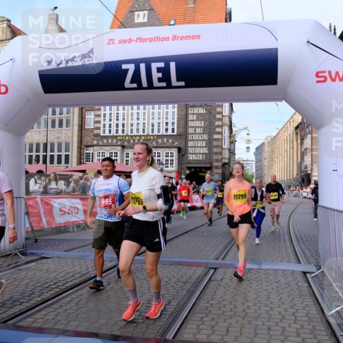 13.09.2026 - 21. swb-Marathon Bremen Tim E. http://msf.ph/oto/10319792 13.09.2026 10:58:28 Ziel 10249, 10494, 10530, 10543, 10604, 10673, 10750, 10798, 10826, 10828, 10903, 10914, 10931, 10932, 11120, 11131, 11202, 11295, 11388, 11420, 11752, 11884, 11906, 11952, 12017, 12386, 12387, 12441, 12482 meine-sportfotos.de
