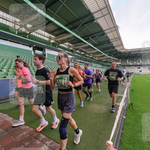 13.09.2026 - 21. swb-Marathon Bremen Michael Burmester http://msf.ph/oto/10319795 13.09.2026 13:18:53 Laufen im Stadion 311, 333, 404, 486, 512, 546, 732, 753, 837, 921, 938, 1156, 1424, 1425, 1431, 1506, 1765, 1790, 1844, 1868, 2056, 2123, 2137, 2224, 2240, 2294, 2315, 2357, 2358, 2419, 2453, 2557, 2563, 2601, 2614, 2622, 2647, 2689, 2702, 2703, 2722, 2786, 2843, 2845, 2849, 2857, 2879, 2880, 2893, 2944, 2983, 2999, 3031, 3046, 3072, 3096, 3100, 3116, 3146, 3180, 3189, 3198, 3210, 3263, 3285, 3287, 3337, 3421, 3431, 3476, 3537, 3548, 3619, 3633, 3654, 3740, 3879, 4478 meine-sportfotos.de
