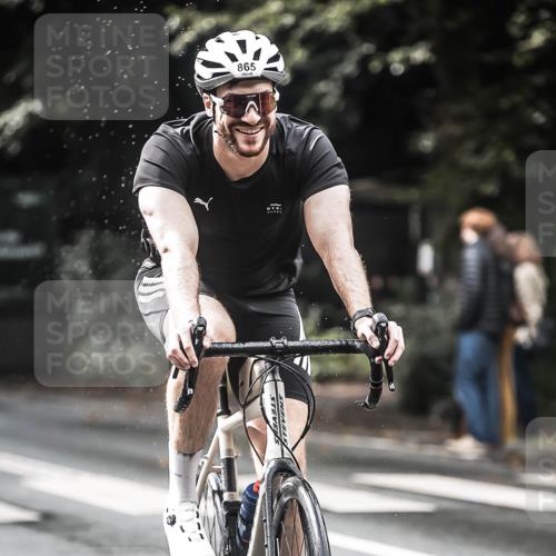13.09.2026 - Stadtparktriathlon H.Heesch http://msf.ph/oto/10319809 13.09.2026 11:55:57 Radfahren 739, 865, 927, 985 meine-sportfotos.de