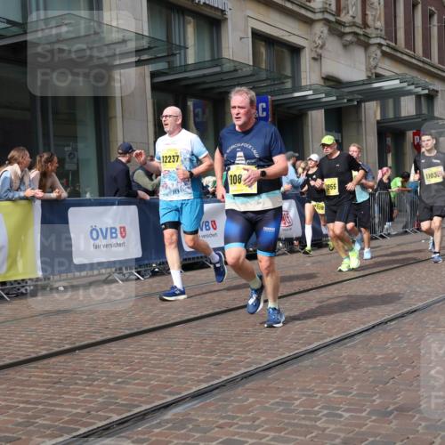 13.09.2026 - 21. swb-Marathon Bremen Strokosch-Dieckow http://msf.ph/oto/10319815 13.09.2026 10:58:28 Ziel 10254, 10485, 10787, 10794, 10832, 10878, 10948, 11030, 11189, 11228, 11267, 11278, 11488, 11743, 11955, 12130, 12176, 12237, 12320, 12414, 12499, 12505, 10249, 10494, 10530, 10673, 10750, 10798, 10828, 10878, 10879, 10914, 11004, 11120, 11131, 11152, 11202, 11295, 11384, 11388, 11403, 11420, 11455, 11686, 11750, 11752, 11884, 11906, 11952, 11953, 12017, 12092, 12180, 12386, 12387, 12441, 12482, 12499, 12518 meine-sportfotos.de
