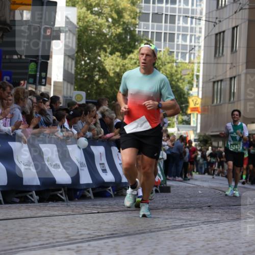 13.09.2026 - 21. swb-Marathon Bremen Strokosch-Dieckow http://msf.ph/oto/10319867 13.09.2026 13:08:06 Ziel 969, 2135, 4732, 4852, 4990, 5570, 5976, 7558, 8611, 8737, 9035, 9356, 678, 2098, 2266, 2844, 3808, 4247, 5594, 9582 meine-sportfotos.de