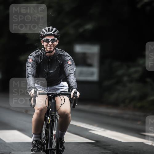 13.09.2026 - Stadtparktriathlon H.Heesch http://msf.ph/oto/10319886 13.09.2026 13:04:34 Radfahren 1205, 1268, 1286, 1338 meine-sportfotos.de