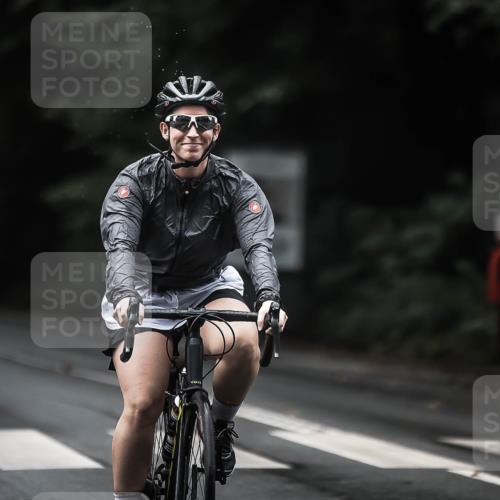 13.09.2026 - Stadtparktriathlon H.Heesch http://msf.ph/oto/10319891 13.09.2026 13:04:34 Radfahren 1205, 1268, 1286, 1338 meine-sportfotos.de
